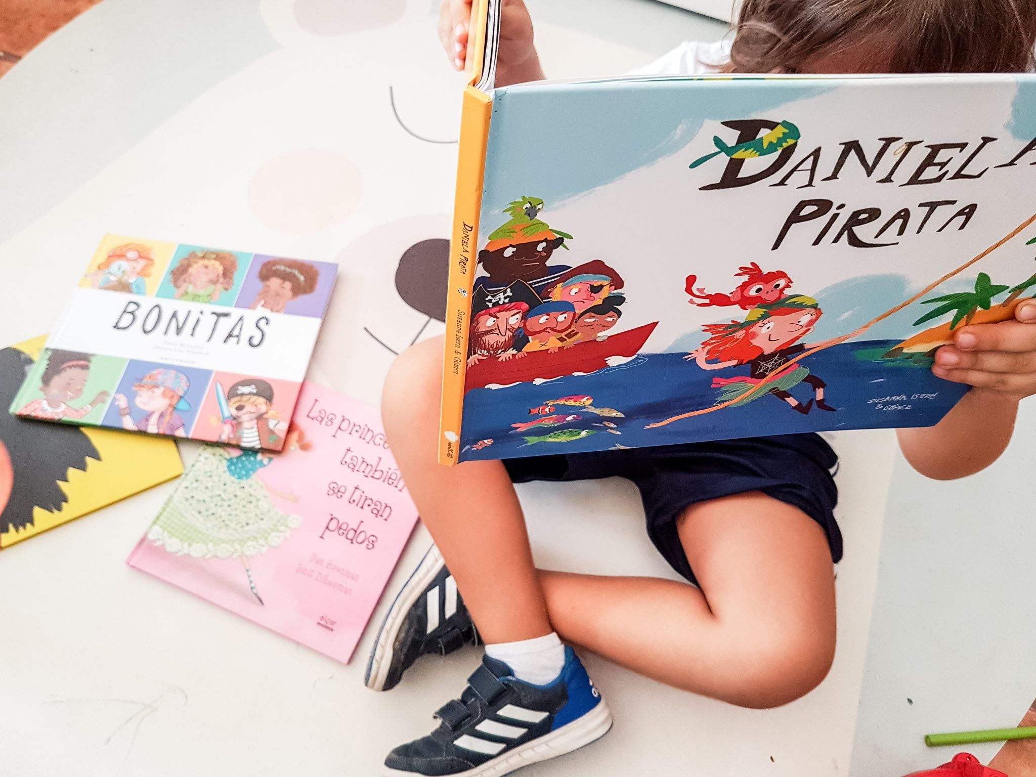 LRM_EXPORT_23110844313393_20191011_145338396 8 cuentos para la igualdad y la coeducación